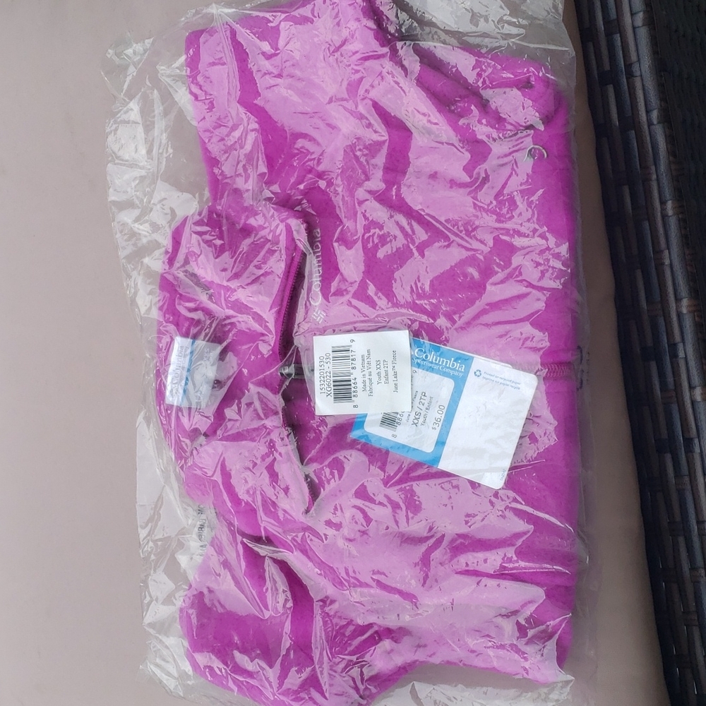 New in package Columbia fleece